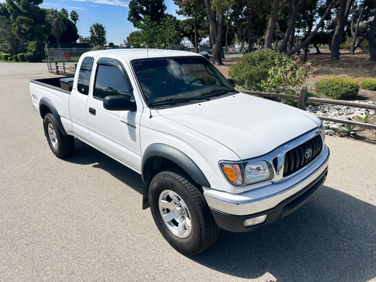 2003 White Toyota Tacoma Off Road TRD 4x4 Pickup