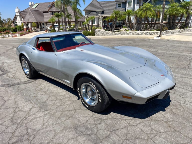 1977 Silver Corvette L82 Coupe