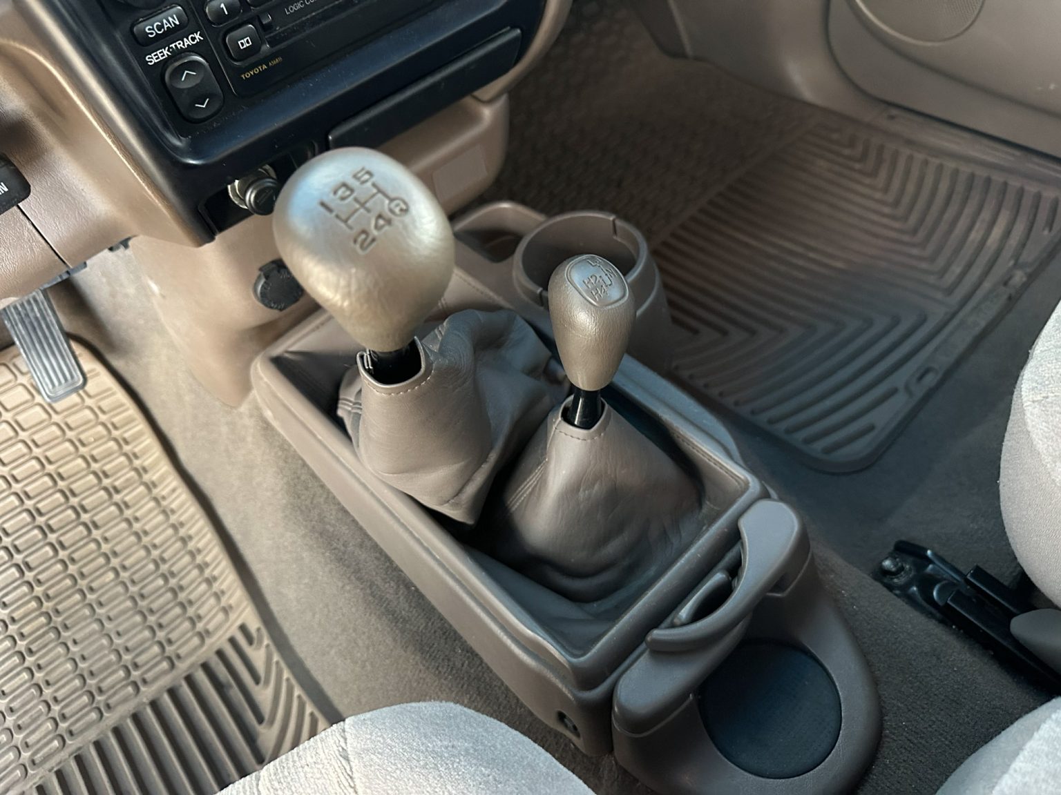 BaT 2002 Toyota Tocoma SR5 V6 Pickup 8322